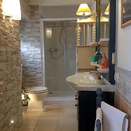 Bed & Breakfast East Wind Medea