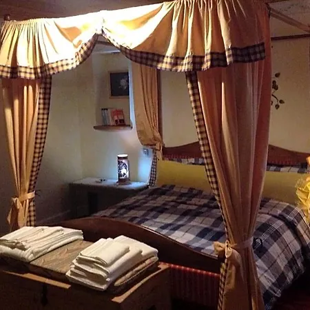 East Wind Bed & Breakfast 4*