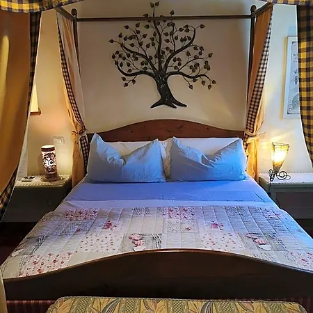 East Wind Bed & Breakfast 4*