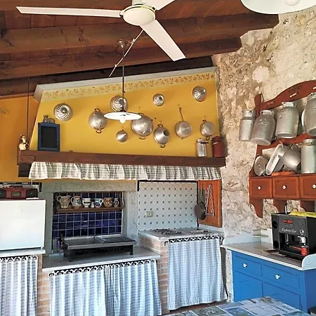 Bed & Breakfast East Wind Medea