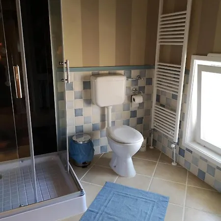 Bed & Breakfast East Wind 4*