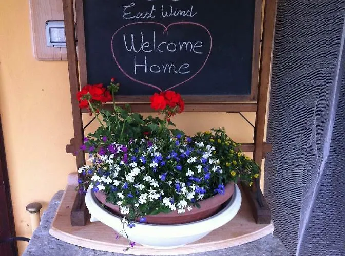 East Wind Frühstückspension 4*